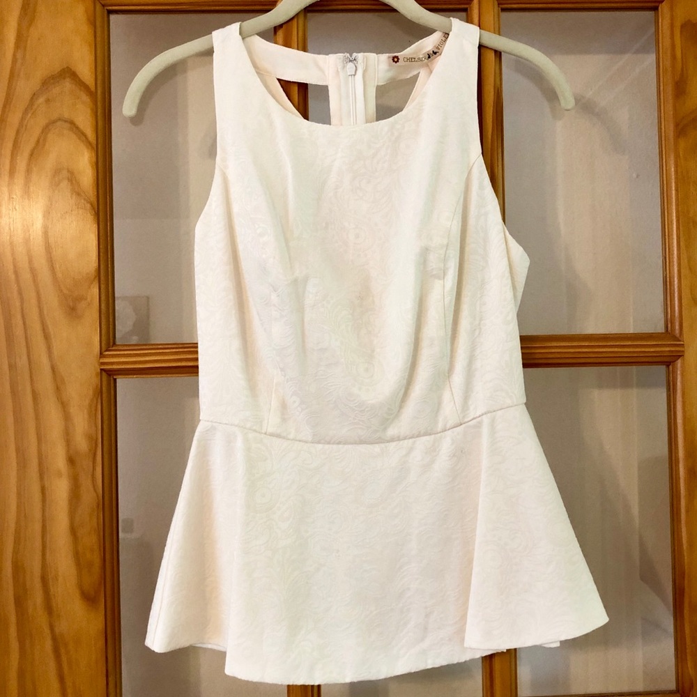 ✨NWT✨ Chelsea & Violet Peplum Top